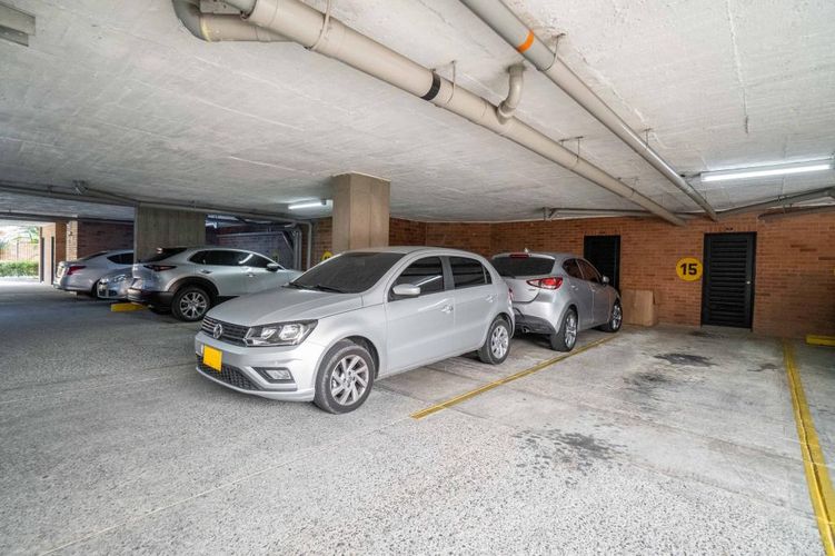 Apartamento de 5 alcobas en venta en Ciudad Jardin, Cali, 330 m² · foto 20 de 22