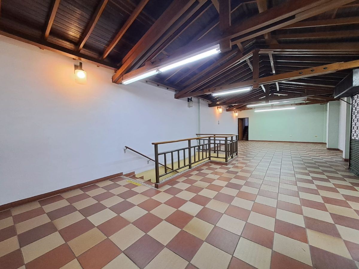 2BR Commercial Space in Camino Verde (150 m²) for Sale