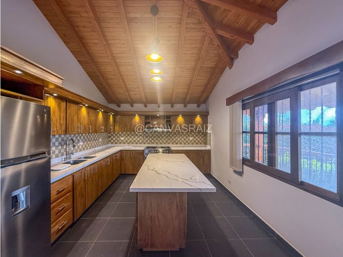 Casa de 3 alcobas en venta en El Carmen De Viboral, El Carmen de Viboral, 250 m² · foto 7 de 16