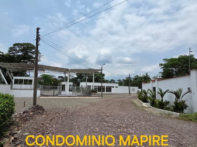 Lote en venta en Cairo Alto, Villavicencio, 450 m² · foto 2 de 3