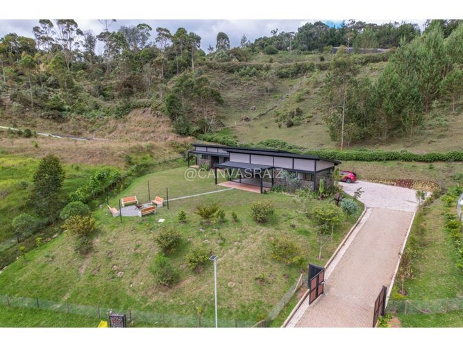Casa de 3 alcobas en venta en Pantanillo, El Retiro, 304 m² · foto 3 de 21