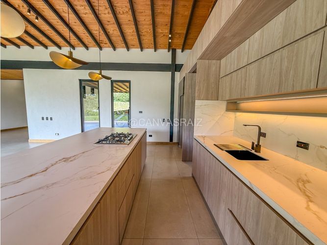Casa de 3 alcobas en venta en Pantanillo, El Retiro, 304 m² · foto 11 de 21