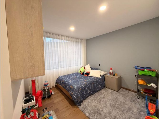 Casa de 4 alcobas en venta en Los Naranjos, Envigado, 255 m² · foto 6 de 12