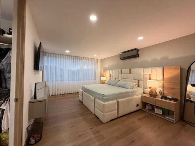 Casa de 4 alcobas en venta en Los Naranjos, Envigado, 255 m² · foto 8 de 12