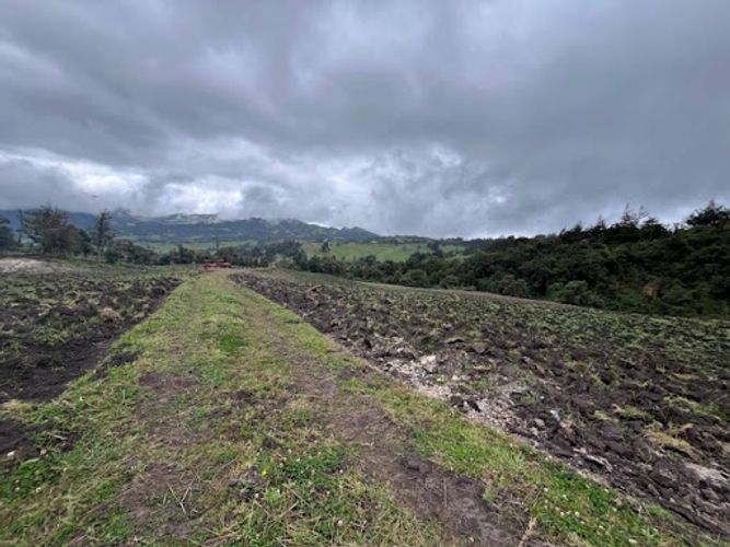 Lote en venta en El Volcan, La Calera, 2000 m² · foto 8 de 9