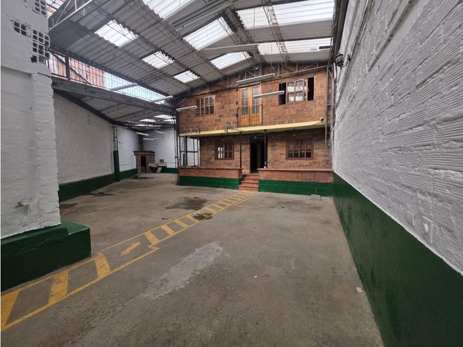Bodega en venta en Belén, Medellín, 351 m² · foto 7 de 18
