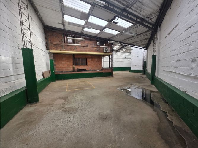 Bodega en venta en Belén, Medellín, 351 m² · foto 8 de 18