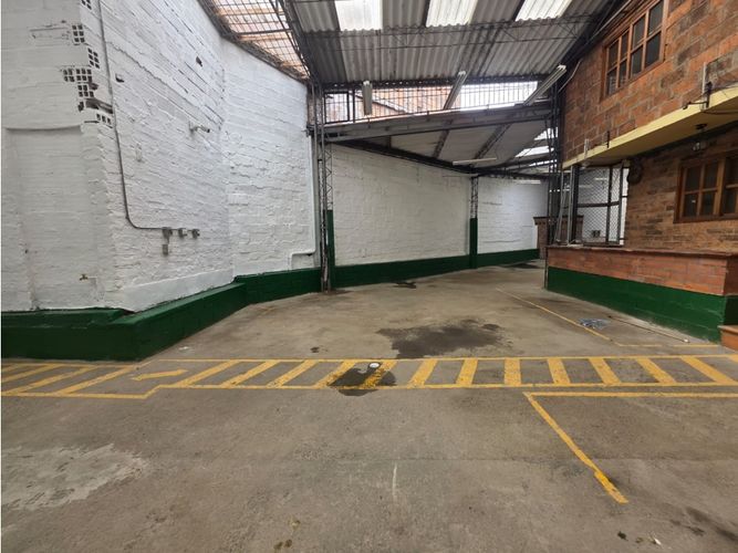 Bodega en venta en Belén, Medellín, 351 m² · foto 9 de 18