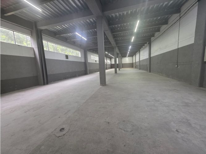 Bodega en arriendo en La Tablaza, La Estrella, 2350 m² · foto 5 de 18