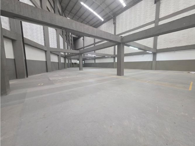 Bodega en arriendo en La Tablaza, La Estrella, 2350 m² · foto 6 de 18