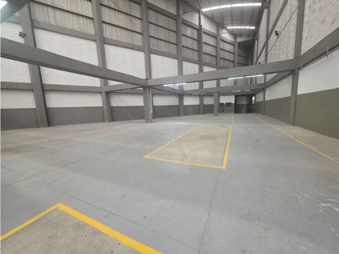 Bodega en arriendo en La Tablaza, La Estrella, 2350 m² · foto 7 de 18