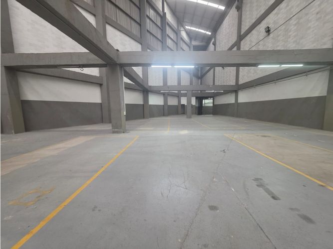 Bodega en arriendo en La Tablaza, La Estrella, 2350 m² · foto 8 de 18