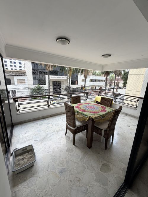 Apartamento de 4 alcobas en venta en Versalles, Cali, 238 m² · foto 5 de 18