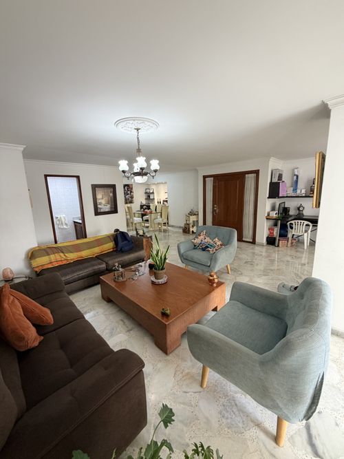 Apartamento de 4 alcobas en venta en Versalles, Cali, 238 m² · foto 6 de 18