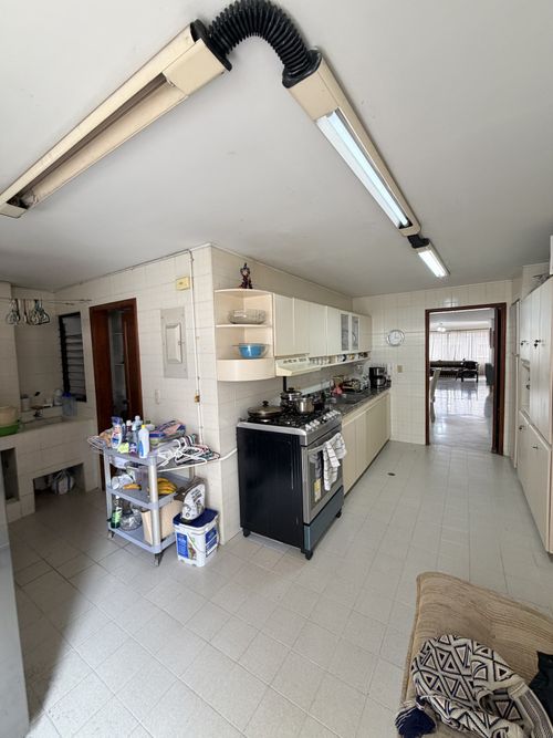 Apartamento de 4 alcobas en venta en Versalles, Cali, 238 m² · foto 11 de 18