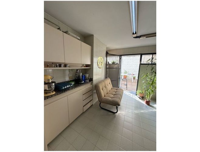 Apartamento de 4 alcobas en venta en Versalles, Cali, 238 m² · foto 16 de 18
