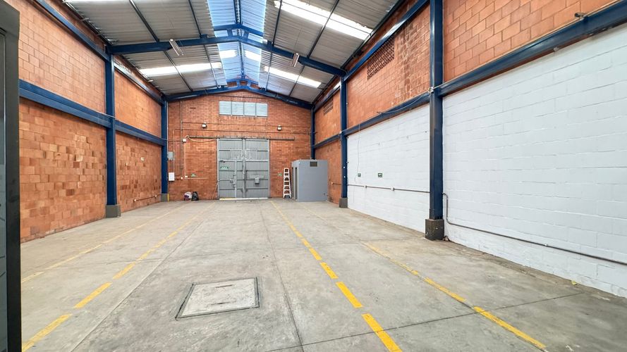 Bodega en arriendo en Obrero, Cali, 354 m² · foto 4 de 24