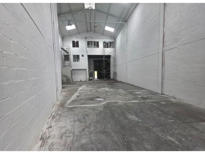Bodega en arriendo en Suramérica, La Estrella, 400 m² · foto 3 de 10