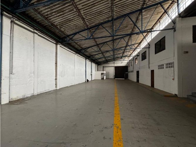 Bodega en arriendo en Los Naranjos, Itagüí, 2900 m² · foto 10 de 16