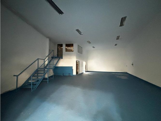 Bodega en arriendo en Los Naranjos, Itagüí, 2900 m² · foto 14 de 16