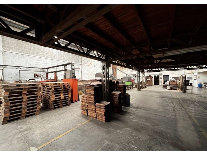 Bodega en venta en Jardines Montesacro, Itagüí, 1800 m² · foto 6 de 10
