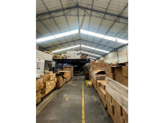 Bodega en venta en Jardines Montesacro, Itagüí, 1800 m² · foto 7 de 10