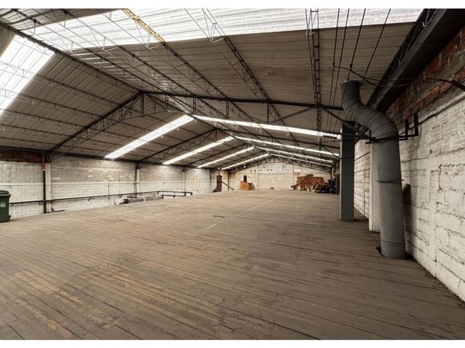 Bodega en venta en Jardines Montesacro, Itagüí, 1800 m² · foto 9 de 10