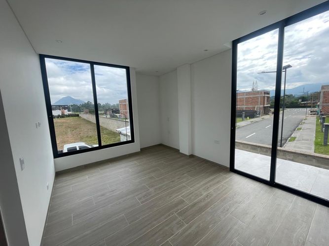 Casa de 3 alcobas en venta en La Ceja, 265 m² · foto 11 de 24