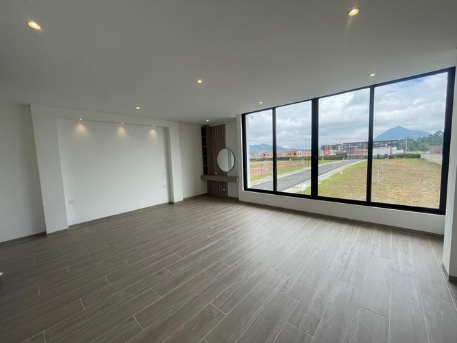 Casa de 3 alcobas en venta en La Ceja, 265 m² · foto 18 de 24