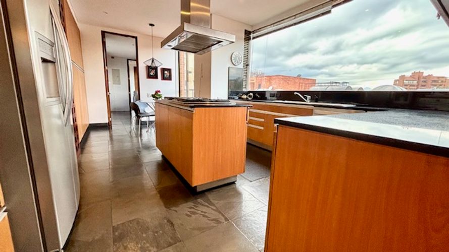 Apartamento de 4 alcobas en venta en La Cabrera, Bogotá, 341 m² · foto 8 de 24