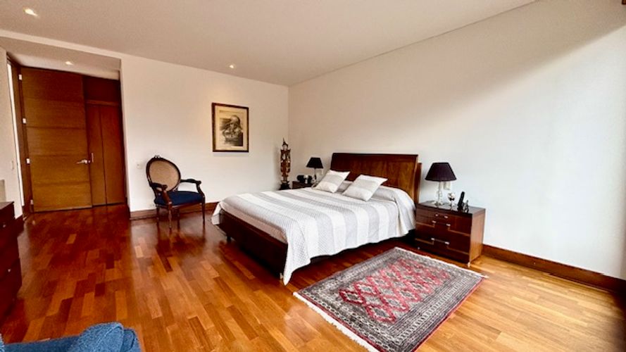 Apartamento de 4 alcobas en venta en La Cabrera, Bogotá, 341 m² · foto 22 de 24