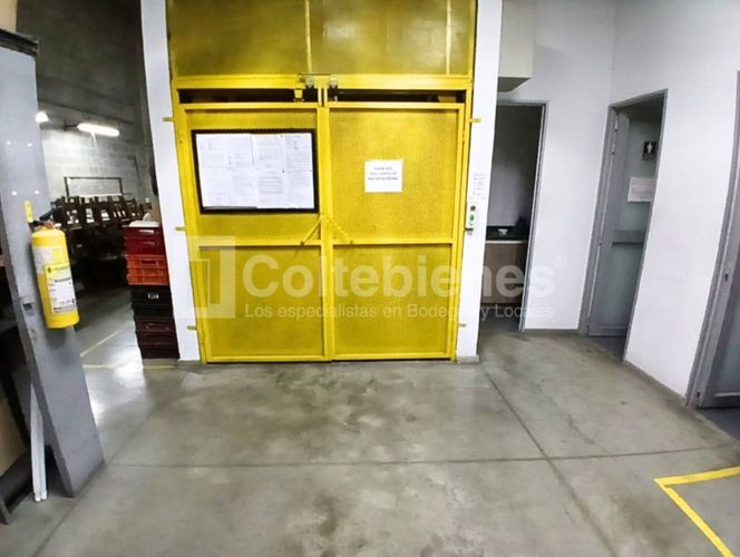 Bodega en venta en Viviendas Del Sur, Itagüí, 542 m² · foto 2 de 16