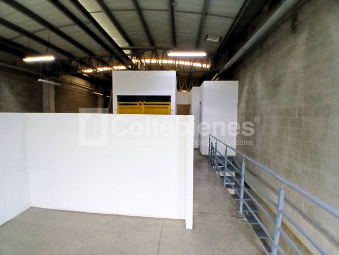 Bodega en venta en Viviendas Del Sur, Itagüí, 542 m² · foto 4 de 16
