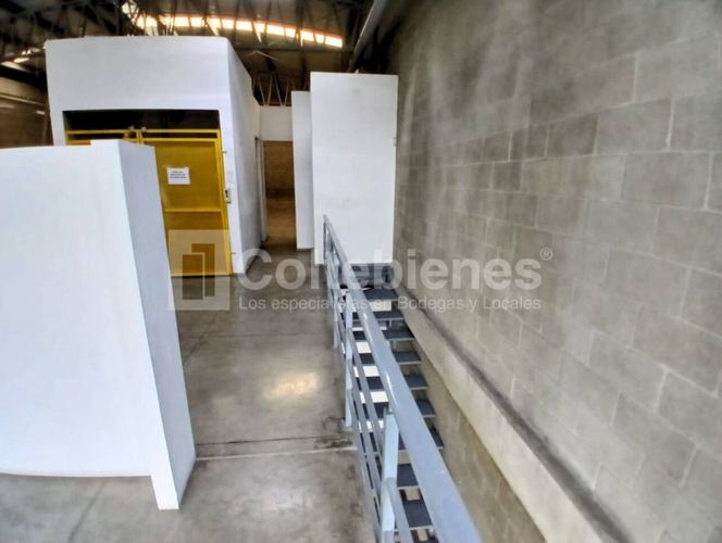 Bodega en venta en Viviendas Del Sur, Itagüí, 542 m² · foto 5 de 16