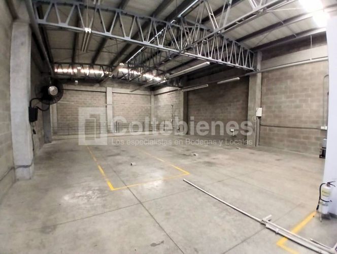 Bodega en venta en Viviendas Del Sur, Itagüí, 542 m² · foto 10 de 16