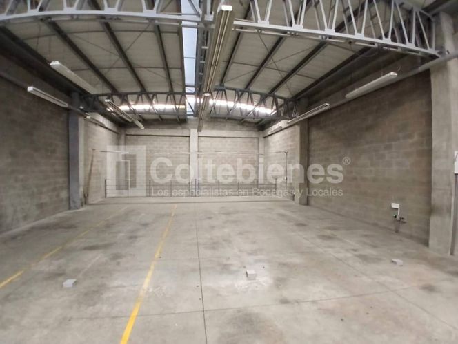 Bodega en venta en Viviendas Del Sur, Itagüí, 542 m² · foto 11 de 16