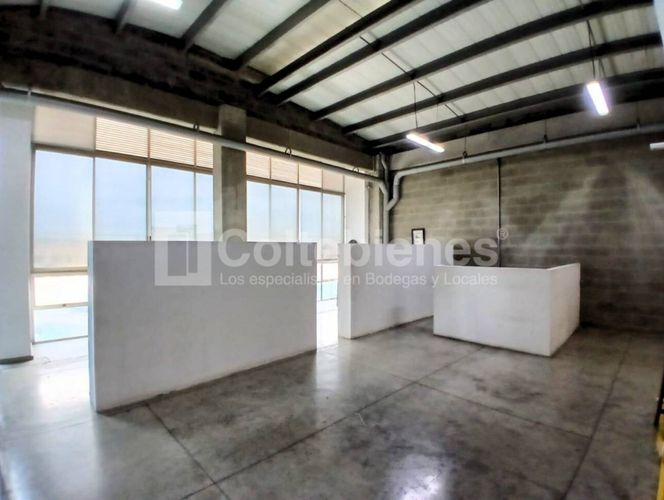 Bodega en venta en Viviendas Del Sur, Itagüí, 542 m² · foto 15 de 16