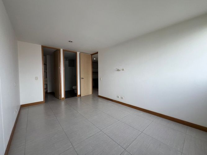 Apartamento de 2 alcobas en arriendo en Loma Del Chocho, Envigado, 80 m² · foto 9 de 17
