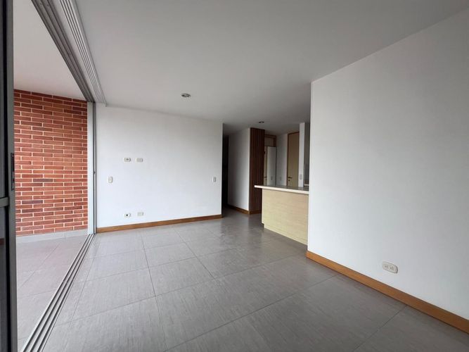 Apartamento de 2 alcobas en arriendo en Loma Del Chocho, Envigado, 80 m² · foto 2 de 17