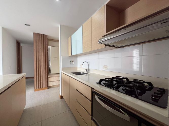 Apartamento de 2 alcobas en arriendo en Loma Del Chocho, Envigado, 80 m² · foto 5 de 17