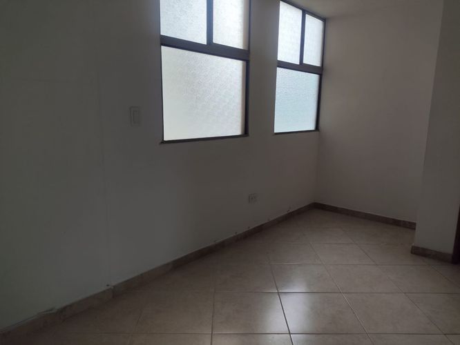 Apartamento de 3 alcobas en venta en Loma De Los Bernal, Medellín, 84 m² · foto 13 de 24