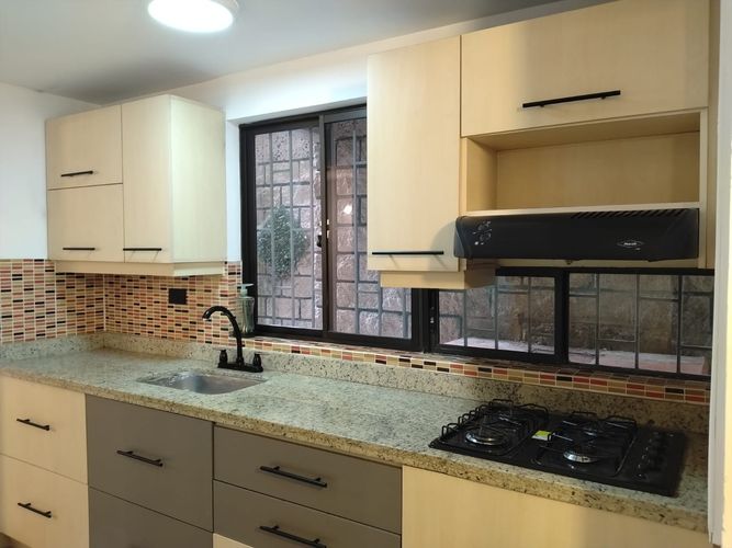 Apartamento de 2 alcobas en arriendo en El Poblado, Medellín, 70 m² · foto 3 de 16