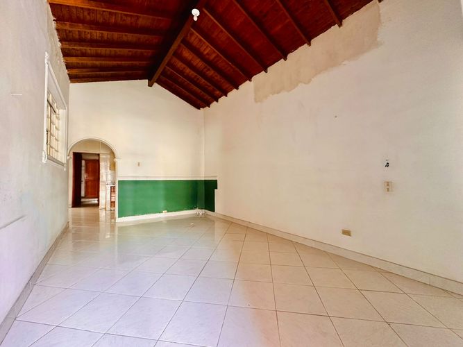 Casa de 3 alcobas en venta en U.D. Atanasio Girardot, Medellín, 94 m² · foto 4 de 14