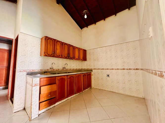 Casa de 3 alcobas en venta en U.D. Atanasio Girardot, Medellín, 94 m² · foto 5 de 14