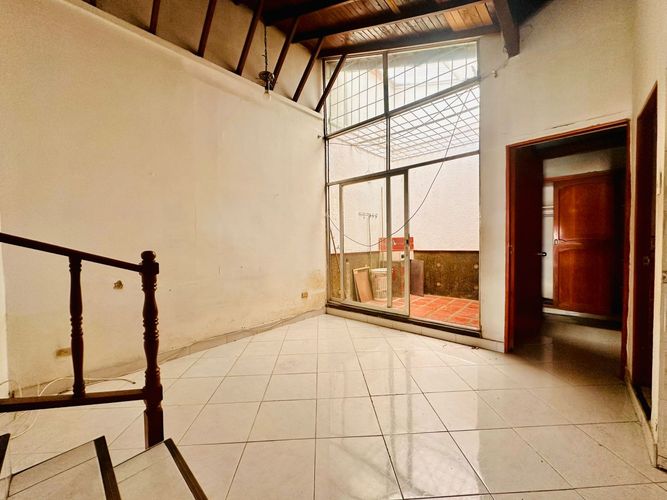 Casa de 3 alcobas en venta en U.D. Atanasio Girardot, Medellín, 94 m² · foto 12 de 14