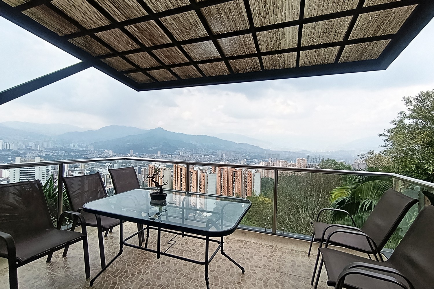 4BR House in Las Lomitas (500 m²) - 3