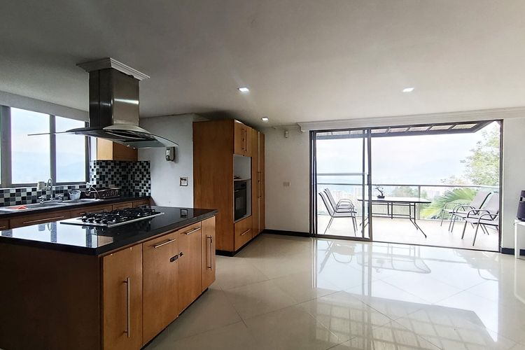 Casa de 4 alcobas en arriendo en Las Lomitas, Sabaneta, 500 m² · foto 5 de 24