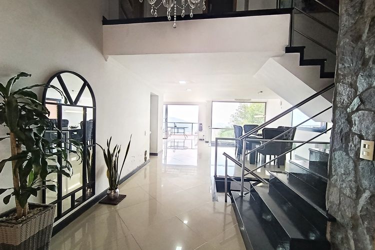Casa de 4 alcobas en arriendo en Las Lomitas, Sabaneta, 500 m² · foto 6 de 24