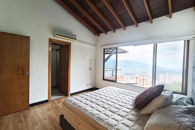 Casa de 4 alcobas en arriendo en Las Lomitas, Sabaneta, 500 m² · foto 17 de 24