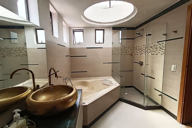 Casa de 4 alcobas en arriendo en Las Lomitas, Sabaneta, 500 m² · foto 19 de 24